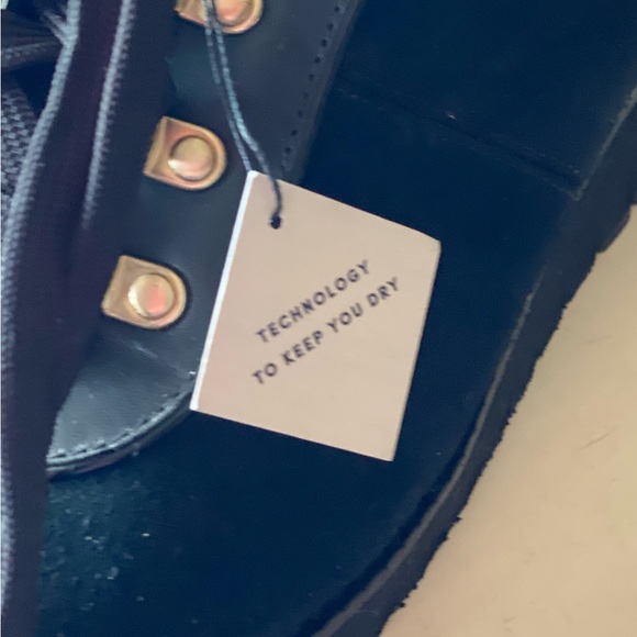BOOTS 🥾 NWOB - Picture 4 of 6